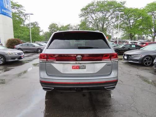 2025 Volkswagen Atlas 2.0T SE w/Technology 4MOTION