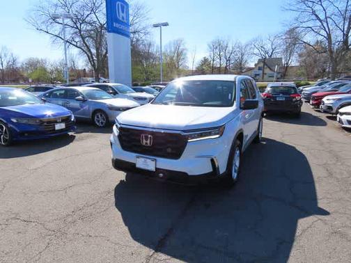 Platinum White Pearl 2023 Honda Pilot AWD LX