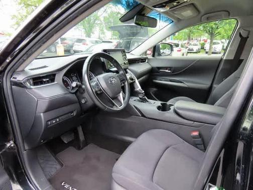 2022 Toyota Venza LE