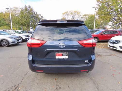 2019 Toyota Sienna XLE Premium