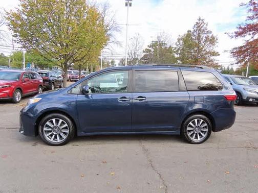 2019 Toyota Sienna XLE Premium