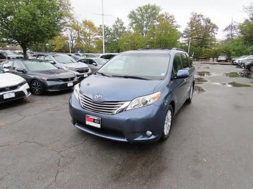 2017 Toyota Sienna XLE Premium