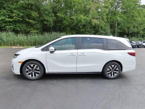 Platinum White Pearl 2026 Honda Odyssey EX-L