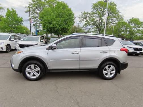 Classic Silver Metallic 2013 Toyota RAV4 XLE