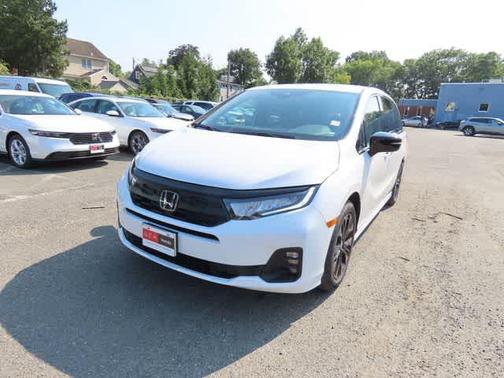 Platinum White Pearl 2026 Honda Odyssey Sport-L