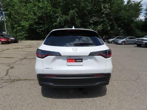 Platinum White Pearl 2026 Honda HR-V LX