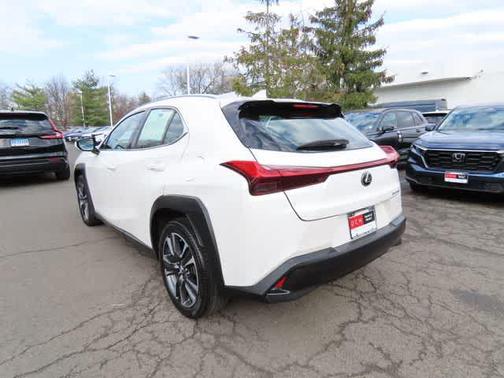 Eminent White Pearl 2019 Lexus UX 200 Base