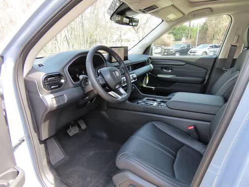 Sonic Gray Pearl 2026 Honda Pilot Touring 8-Passenger