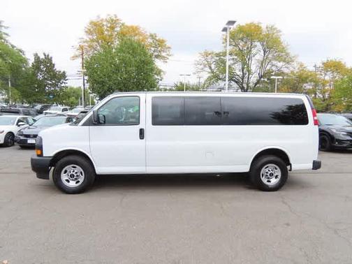 2022 GMC Savana 3500 RWD 3500 Extended Wheelbase LS