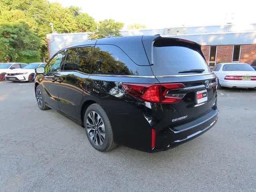 Crystal Black Pearl 2026 Honda Odyssey Elite