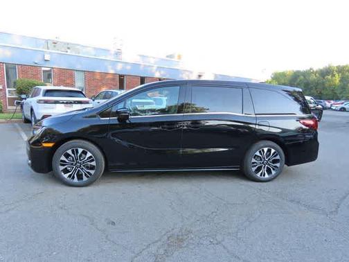 Crystal Black Pearl 2026 Honda Odyssey Elite