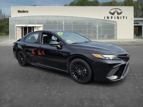 2020 Toyota Camry SE Nightshade