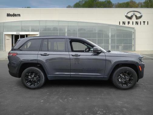 2024 Jeep Grand Cherokee Laredo