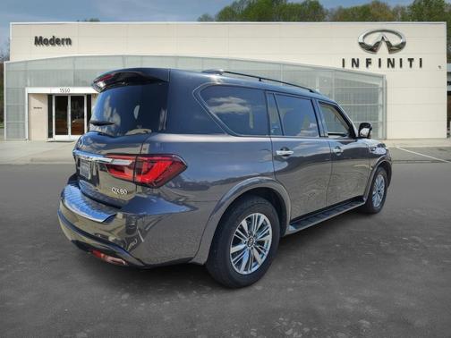 2022 INFINITI QX80 Luxe