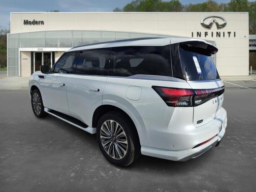 2025 INFINITI QX80 Luxe
