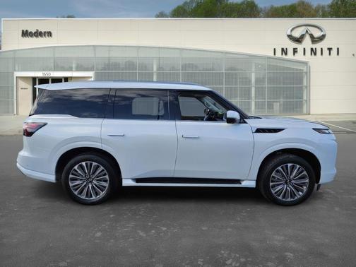 2025 INFINITI QX80 Luxe