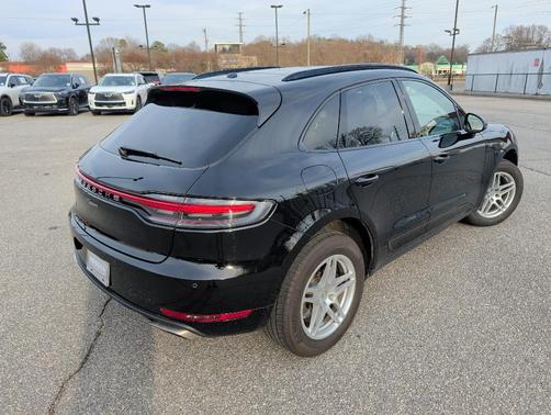 2021 Porsche Macan Base