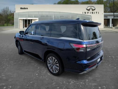2025 INFINITI QX80 Luxe