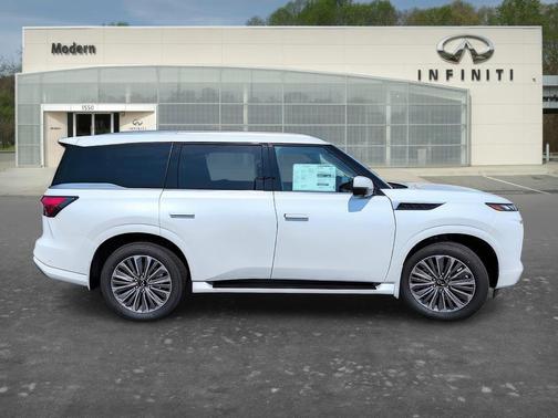 Radiant White 2026 INFINITI QX80 Luxe
