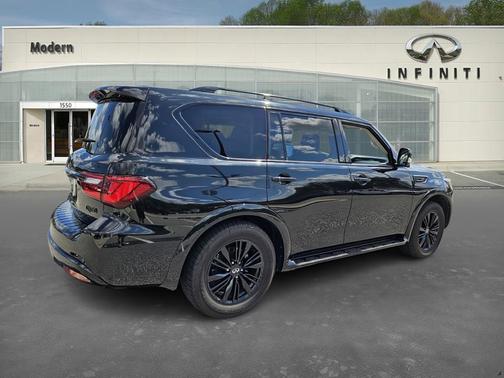 2024 INFINITI QX80 Luxe