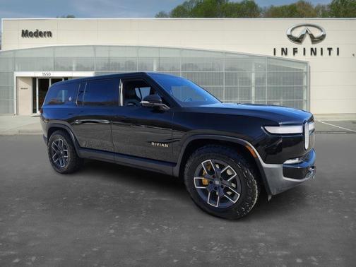 2023 Rivian R1S Adventure Quad Motor Large Pack