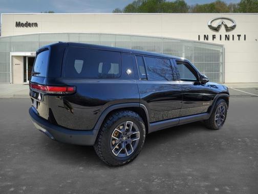 2023 Rivian R1S Adventure Quad Motor Large Pack