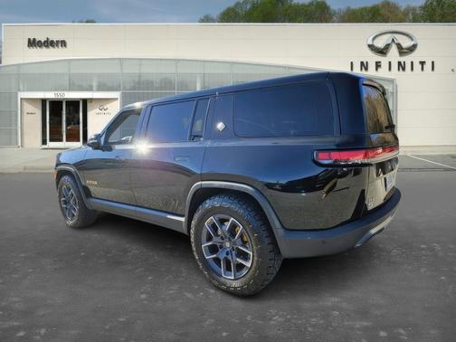 2023 Rivian R1S Adventure Quad Motor Large Pack