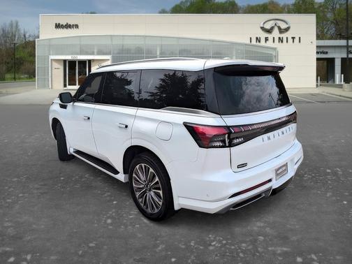 Radiant White 2026 INFINITI QX80 Luxe