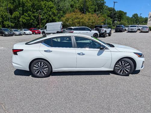 White 2025 Nissan Altima SV