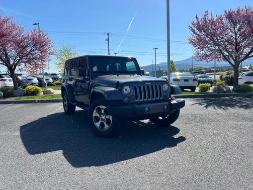 Granite Crystal Metallic Clearcoat 2017 Jeep Wrangler Unlimited Sahara