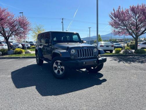 Granite Crystal Metallic Clearcoat 2017 Jeep Wrangler Unlimited Sahara