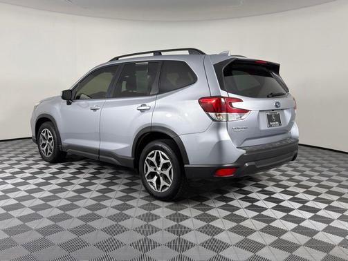 Ice Silver Metallic 2020 Subaru Forester Premium