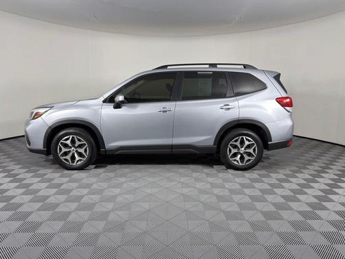 Ice Silver Metallic 2020 Subaru Forester Premium