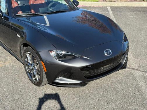 Machine Gray Metallic 2022 Mazda MX-5 Miata RF Grand Touring