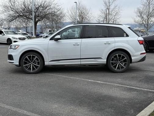 2021 Audi Q7 55 Premium Plus