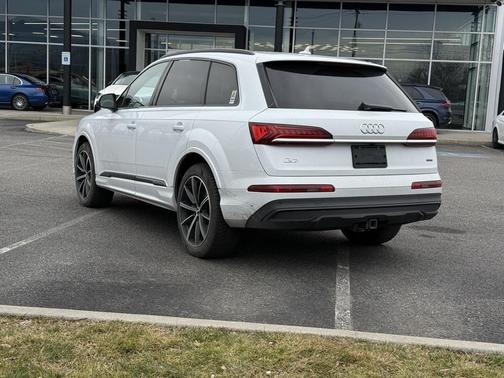 2021 Audi Q7 55 Premium Plus