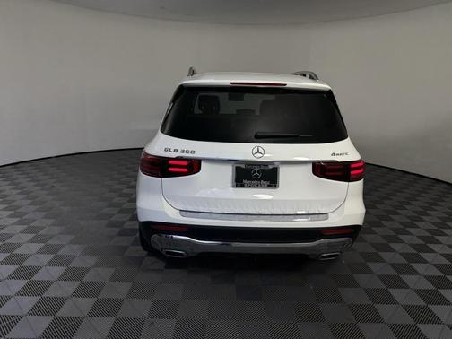 2025 Mercedes-Benz GLB 250 4MATIC