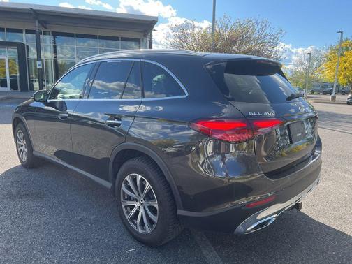 Gray 2024 Mercedes-Benz GLC 300 4MATIC