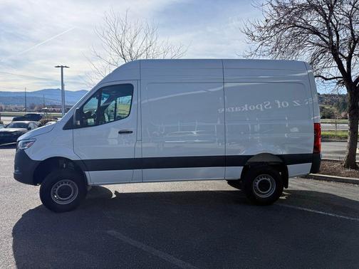 Arctic White 2026 Mercedes-Benz Sprinter 2500 Cargo 144 WB