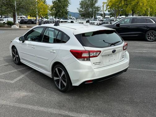 Crystal White Pearl 2017 Subaru Impreza 2.0i Sport