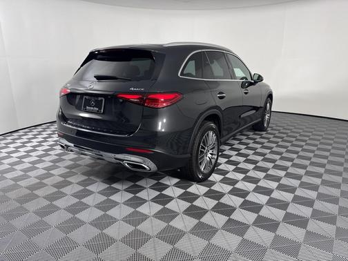 2026 Mercedes-Benz GLC 300 4MATIC