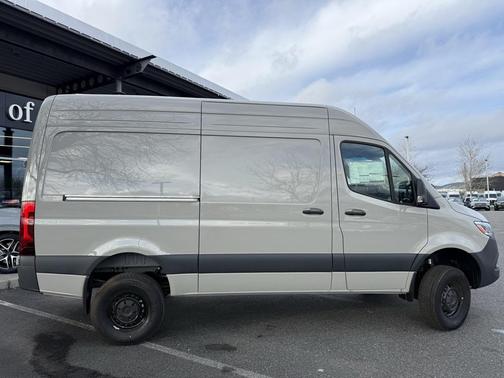 2025 Mercedes-Benz Sprinter 2500 Standard Roof