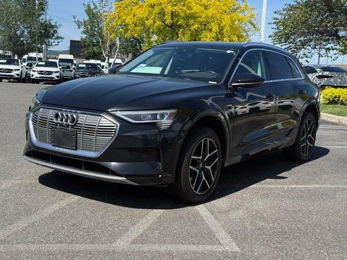 Mythos Black Metallic 2019 Audi e-tron Premium Plus