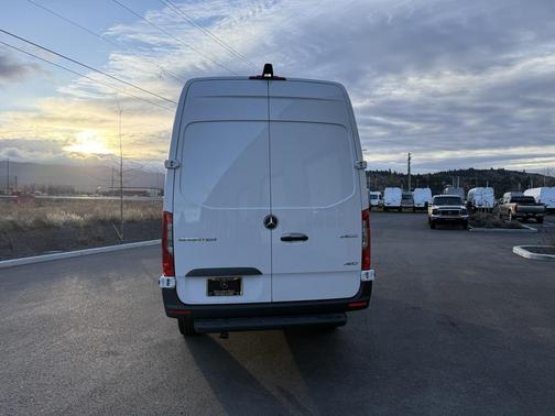 2026 Mercedes-Benz Sprinter 2500 Cargo 170 WB