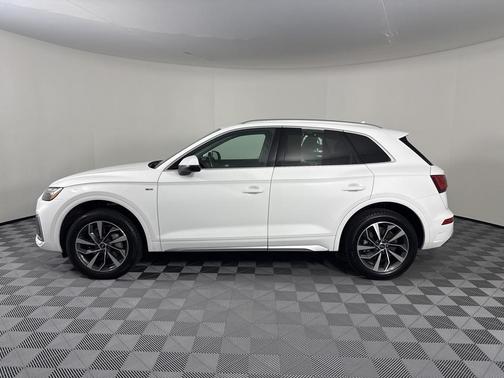 2022 Audi Q5 45 S line Premium Plus