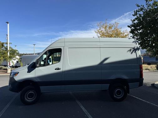 2025 Mercedes-Benz Sprinter 2500 Standard Roof
