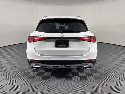 2026 Mercedes-Benz GLC 300 4MATIC