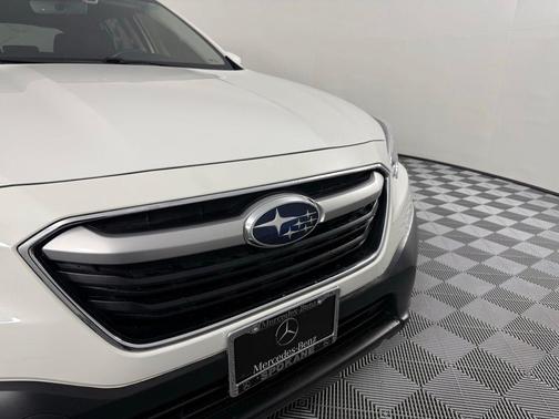 Crystal White Pearl 2021 Subaru Outback Premium