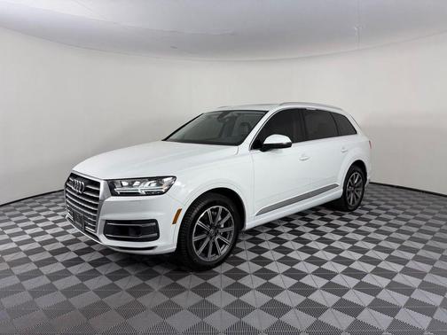 White 2017 Audi Q7 3.0T Prestige