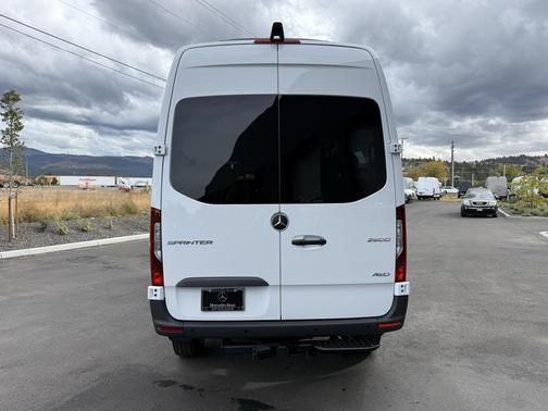 2025 Mercedes-Benz Sprinter 2500 Passenger 144 WB